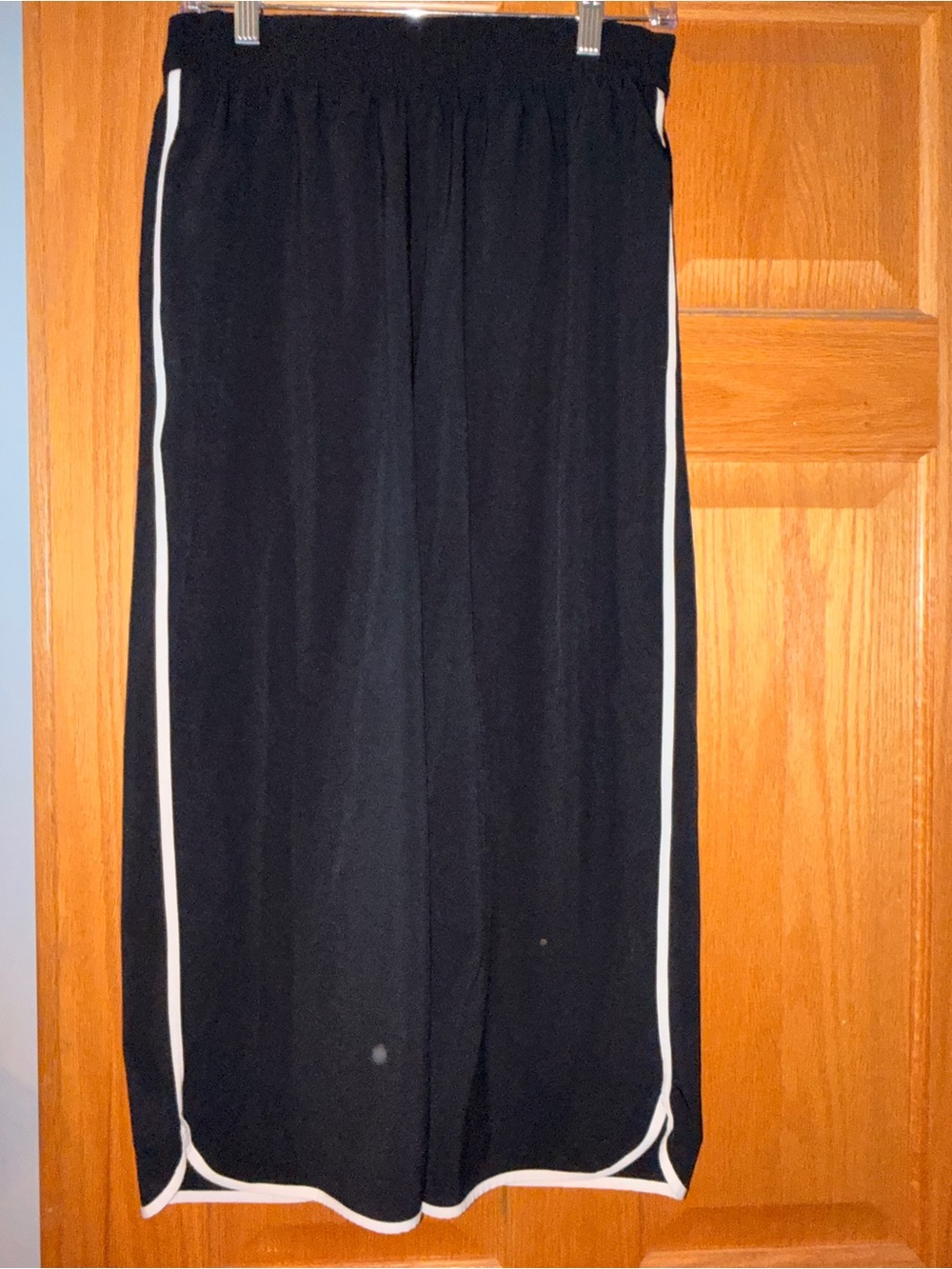 Athleta women’s lightweight crop athletic pant with White Side Stripe